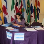 Angelina García recibe participantes en la sede de la OPS